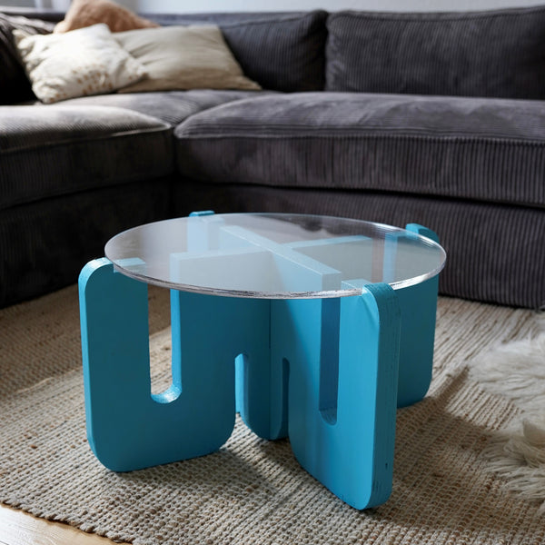 Organischer Tisch mit Glasplatte